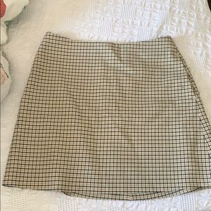 Cute aritzia mini skirt!